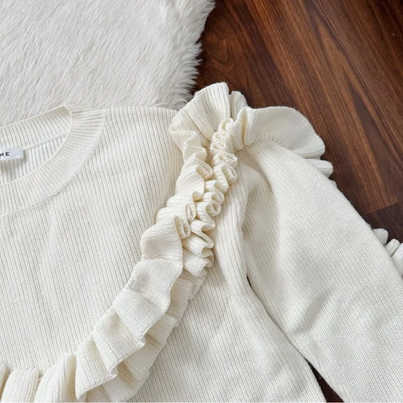 Frame Ruffle-yoke Ribbed Sweater In Off White - Picture 6 of 12